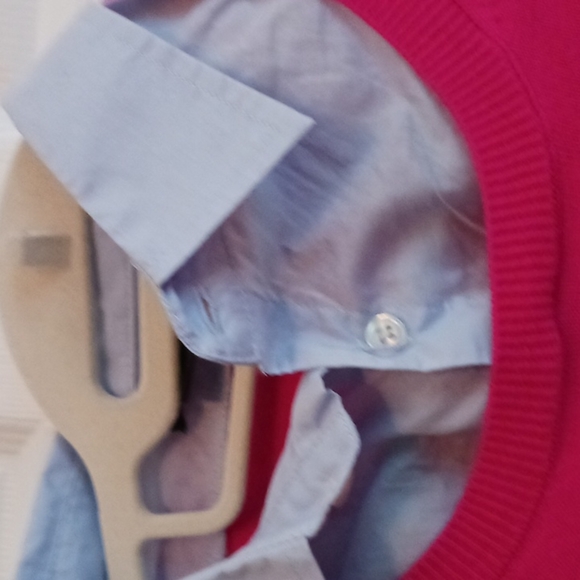 Sweater/shirt - Picture 3 of 3